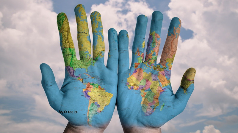 Hands 600497 1920 800 450px